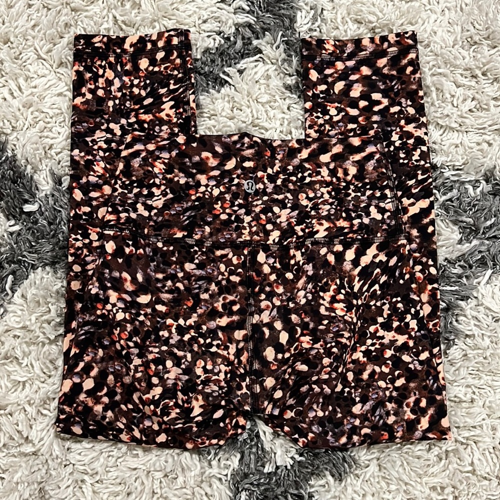Lululemon Wunder Train 21” Crop Leggings
